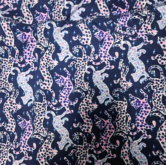 Lilly Pulitzer Luxletic Sabbia UPF 50+ skort in the Oyster Bay Navy On - Picture 5 of 9